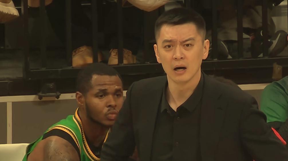 博鱼体育-辽鲁大战杨鸣绝不退缩！三分球问题迫在眉睫，关键还要看外援发挥