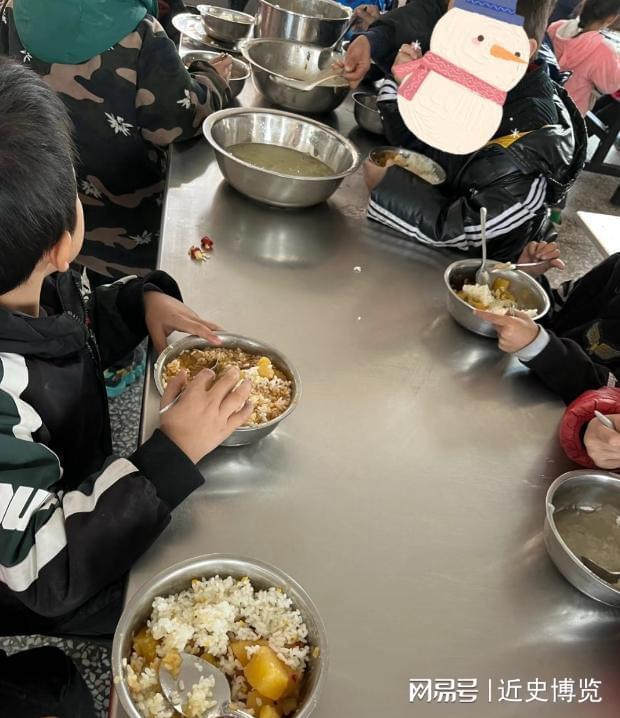 博鱼官网-北京下了死命令,2027年底前,所有中小学必须告别“校外配餐”
