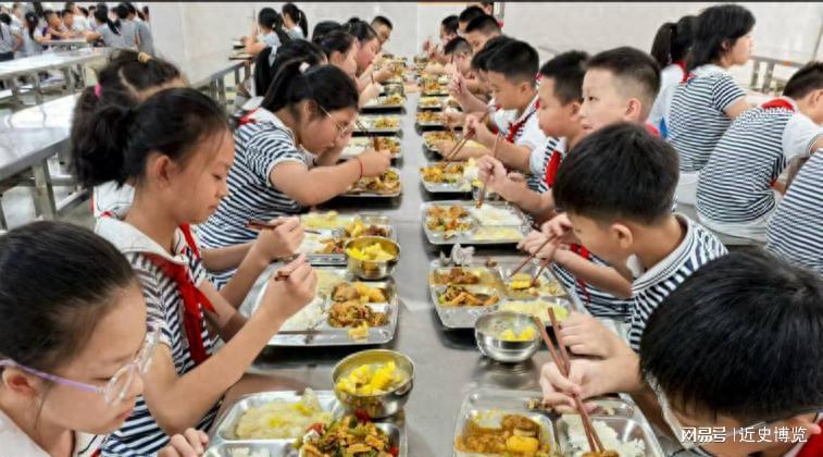 博鱼官网-北京下了死命令,2027年底前,所有中小学必须告别“校外配餐”