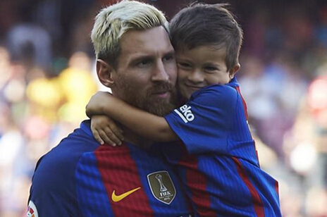 长成大小伙了！安东内拉转发14岁蒂亚戈最新照片