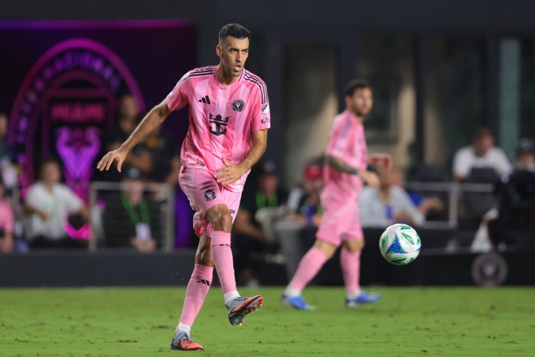 博鱼APP-人未走，枷锁先至！萨拉赫的“暮色之路”会比梅西和C罗更难抉择