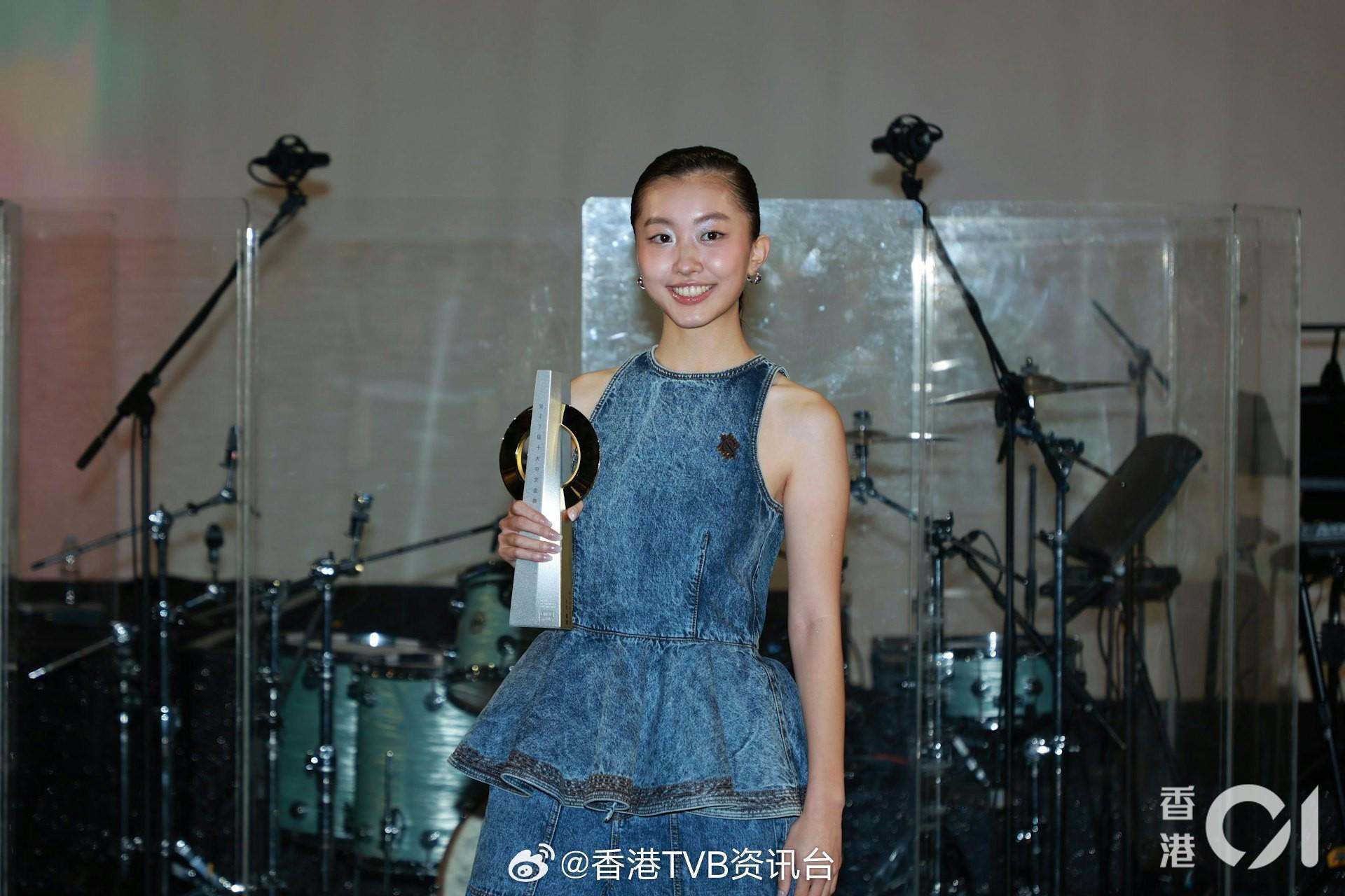 陈奕迅女儿陈康堤承认与香港网球一哥黄泽林恋爱:是家人介绍的