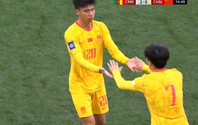 博鱼下载-硬仗又迷失！王钰栋0次过人+15次丢球权 4脚离谱失误遭批：快留洋