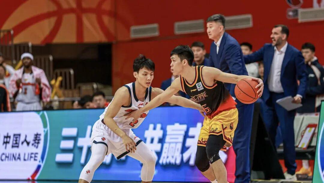 博鱼下载-CBA男篮动态更新！广东队vs江苏队，赛前带来广东队徐杰、陈家政、杜峰以及江苏队庞峥麟最新消息